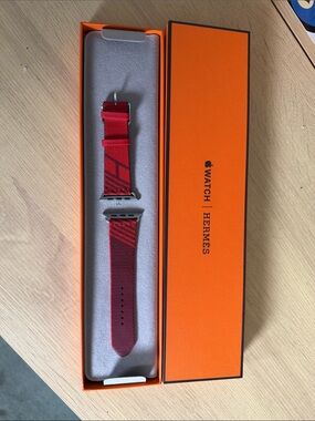 Hermes Rouge de Cœur/Rouge H Jumping single tour 44mm Nylon Watch Band & Box